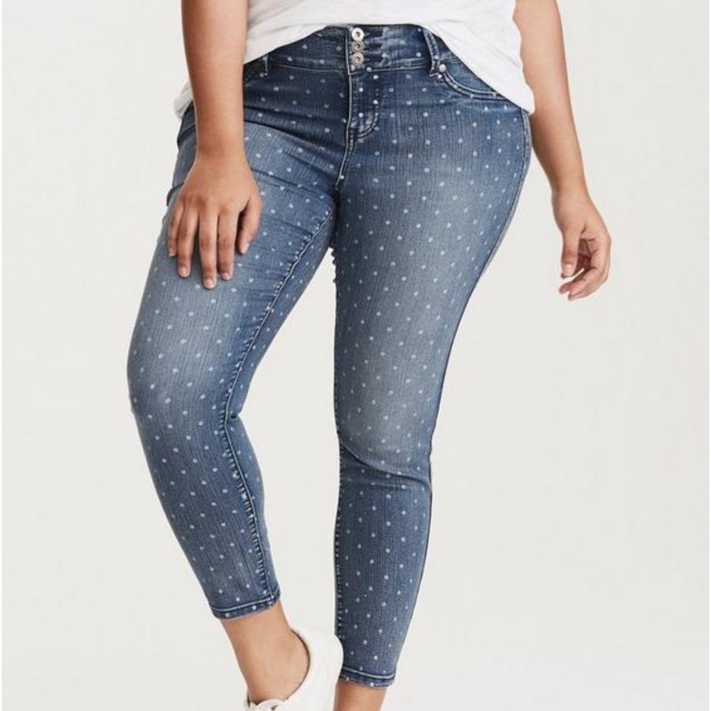 Torrid Polka Dot Jegging Crop - Medium Wash